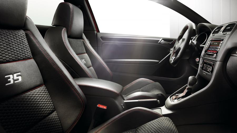  Volkswagen Golf GTi Edition 35 2011 года  (фото 2 из 5)